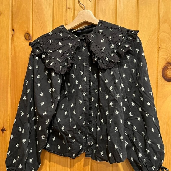Universal Thread Balloon Long Sleeve Button-Down Shirt - Picture 3 of 4